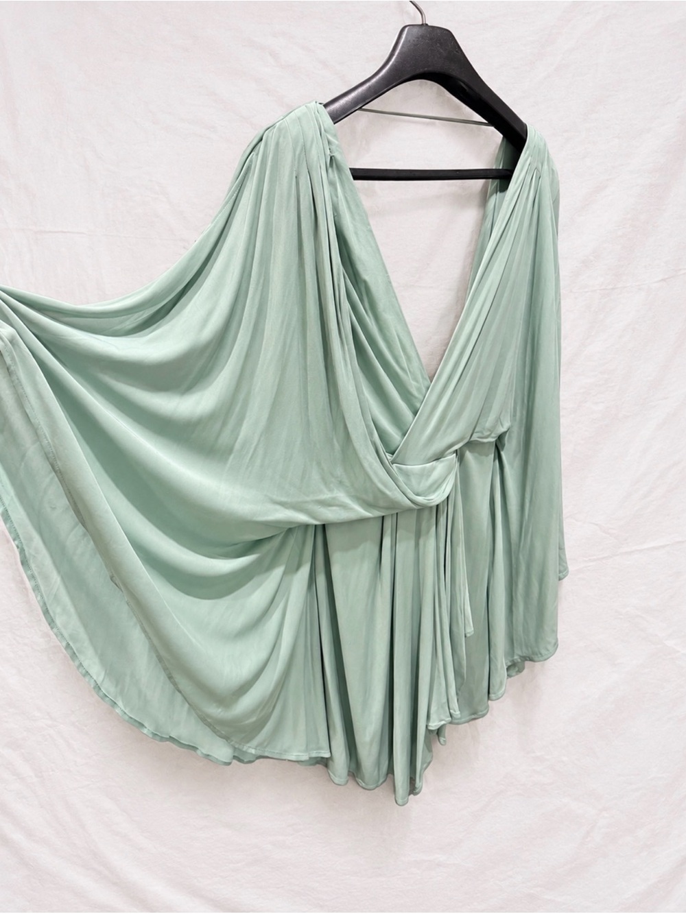 Max Azria Mint Green Greek Goddess Draped Open Back Dress Size Small - Picture 4 of 5